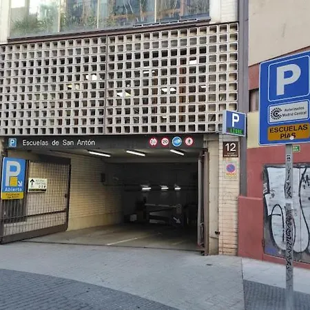 Fuencarral Barcelo Parking Tph Bed and breakfast Madrid