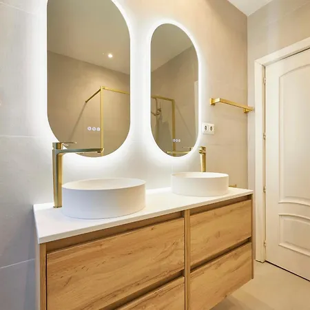 Atocha Lux, By Presidence Apartment *