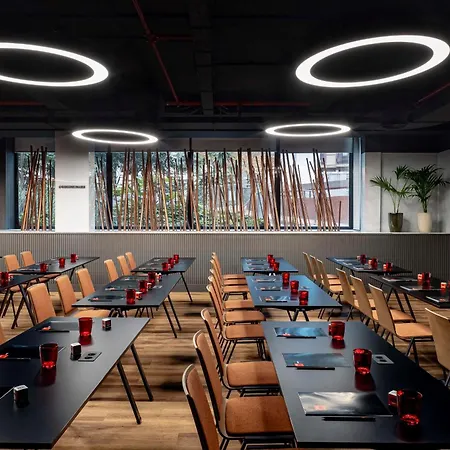 Hotell Radisson Red