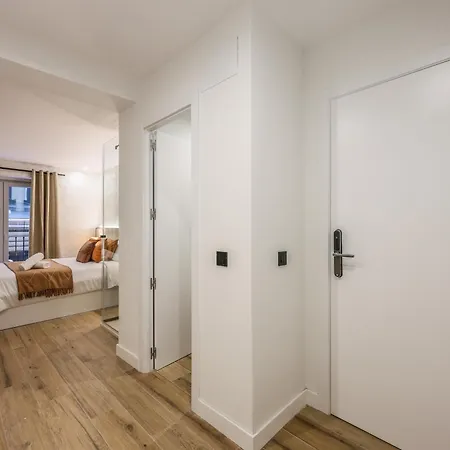 Apartment Asequible A Pasos De Callao, Mid Term Madrid
