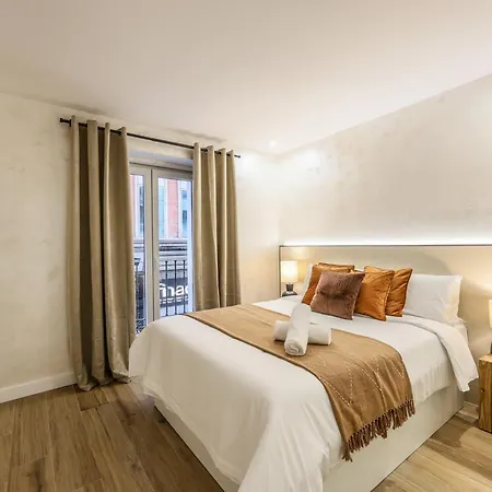 Asequible A Pasos De Callao, Mid Term Apartment