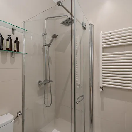 Apartment Lalatina Ii Calle Almendro 3br 2bh *