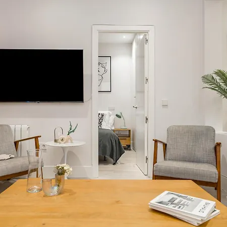 Lalatina Ii Calle Almendro 3br 2bh Madrid