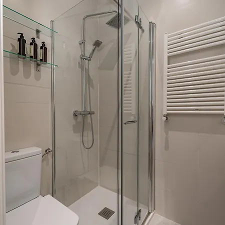Apartment Lalatina Ii Calle Almendro 3br 2bh *
