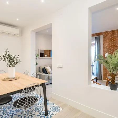 Apartment Lalatina Ii Calle Almendro 3br 2bh *