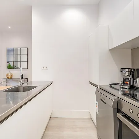 Lalatina Ii Calle Almendro 3br 2bh Madrid