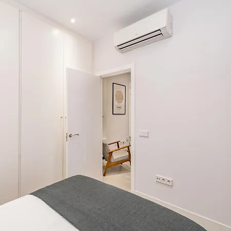 Apartment Lalatina Ii Calle Almendro 3br 2bh *