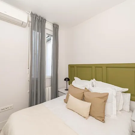 Lalatina Ii Calle Almendro 3br 2bh Madrid