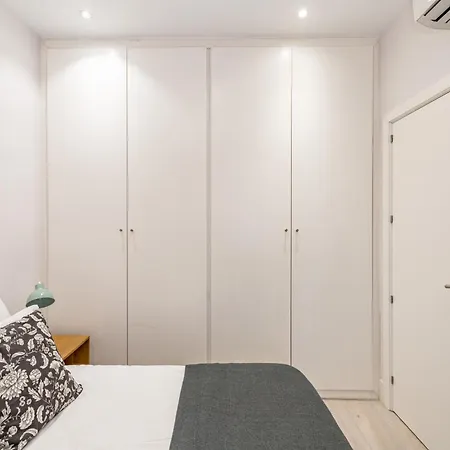 Lalatina Ii Calle Almendro 3br 2bh Apartment *