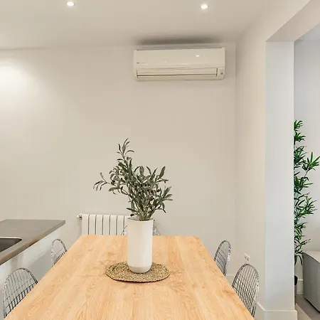 Lalatina Ii Calle Almendro 3br 2bh Madrid