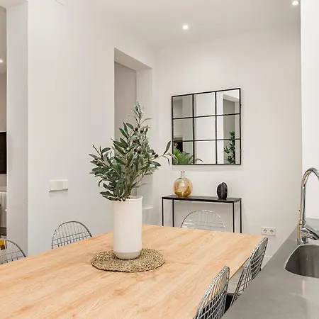 Lalatina Ii Calle Almendro 3br 2bh Apartment