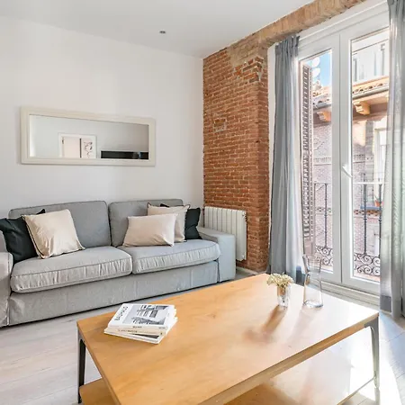Apartment Lalatina Ii Calle Almendro 3br 2bh *