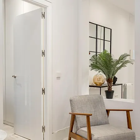 Apartment Lalatina Ii Calle Almendro 3br 2bh Madrid