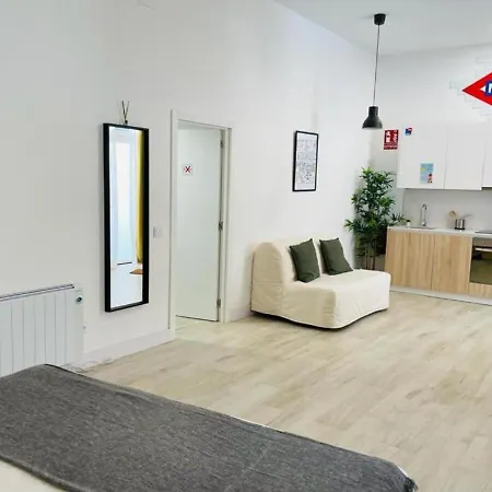 Nuevo 5 Personas Super Centrico Retiro Lujo Madrid