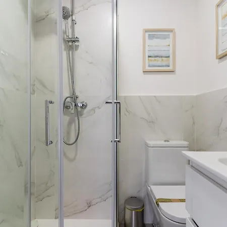Cozy Apartment- 1bd 1bth- Plaza Castilla * Madrid