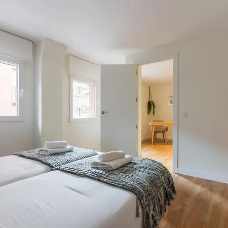 Cozy Apartment- 1bd 1bth- Plaza Castilla Apartment *