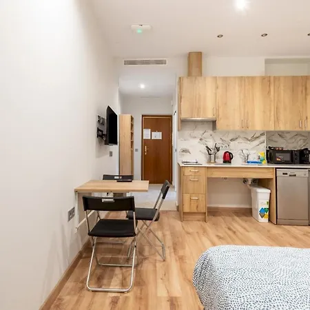 1 Bedroom 1 Bathroom Furnished - Justicia - Modern - Mintystay *