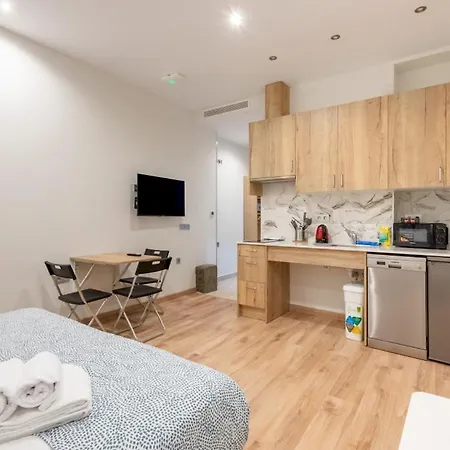 1 Bedroom 1 Bathroom Furnished - Justicia - Modern - Mintystay Apartment *