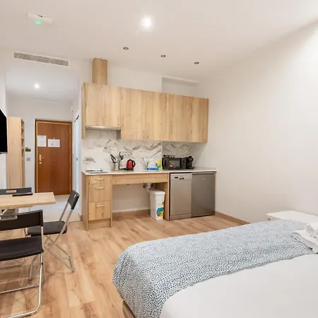 1 Bedroom 1 Bathroom Furnished - Justicia - Modern - Mintystay
