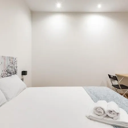 1 Bedroom 1 Bathroom Furnished - Justicia - Modern - Mintystay Apartment Madrid