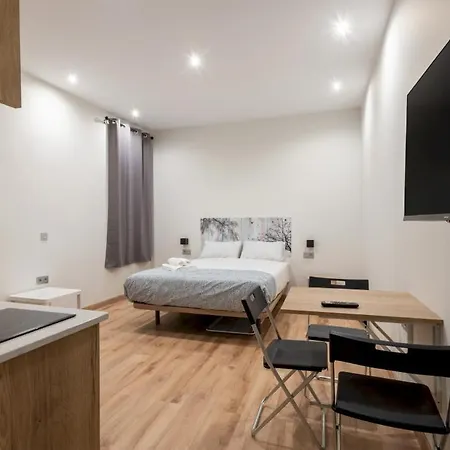 1 Bedroom 1 Bathroom Furnished - Justicia - Modern - Mintystay