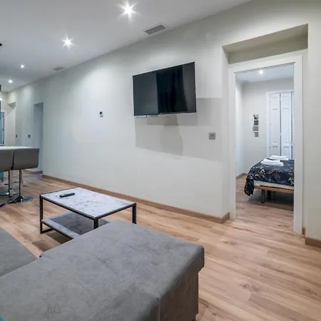 Apartment 2 Bedrooms 1.5 Bathrooms Furnished - Justicia - Refurbished - Mintystay Madrid