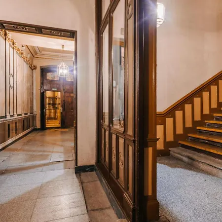 Stunning Near Gran Via Metro Apartment