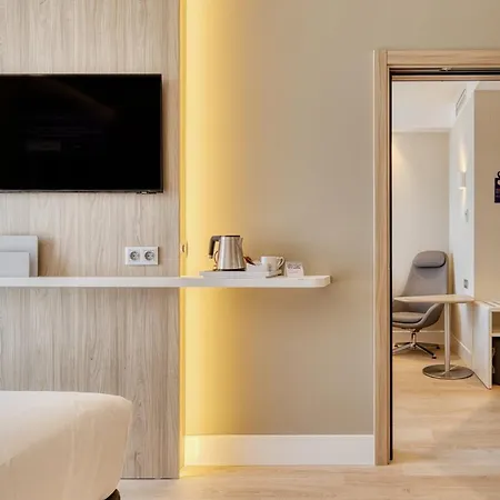 Express - - Airport By Ihg مدريد