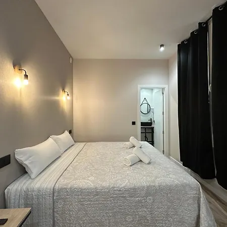Cc Opera Guest house *