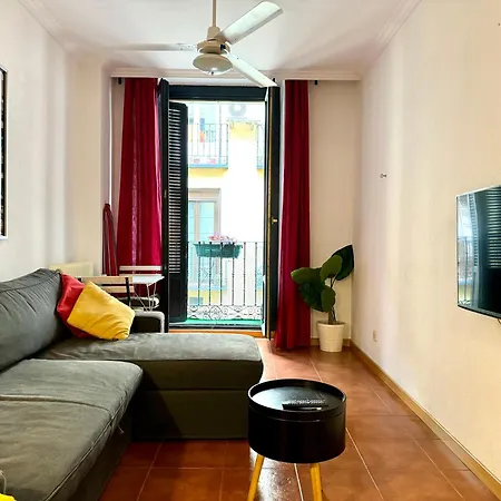 Bright Center 2bd Apartment *