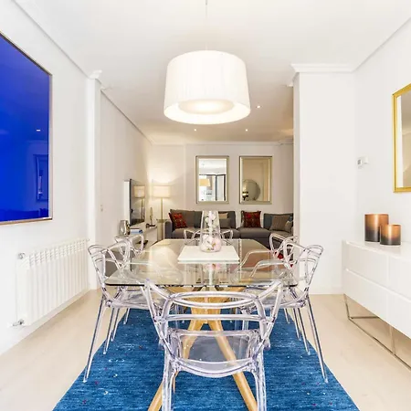 Royal Palace By Skykey Apartment