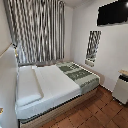 Casa De Huespedes Almansa 2*