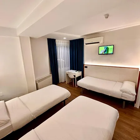 Far Gran Via Hostel Madrid