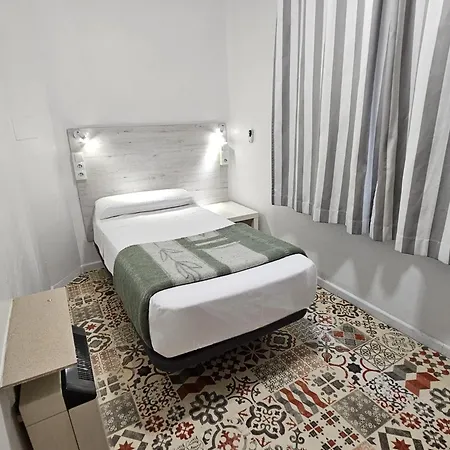 Casa De Huespedes Almansa 2*