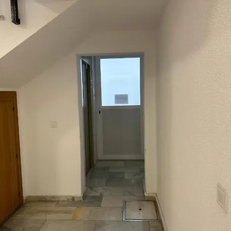 Carlos Apartment *
