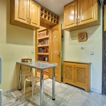 Carlos Apartment