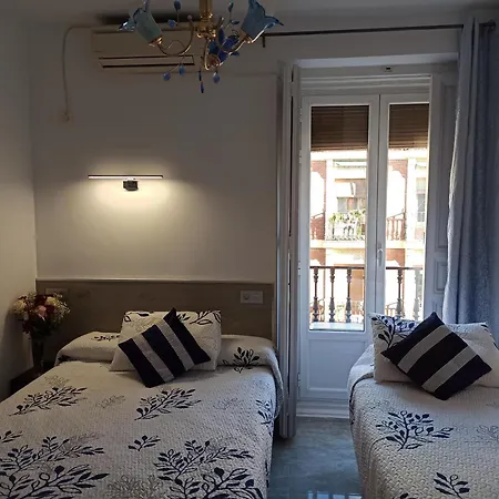 Huespedes Toledo Guest house *