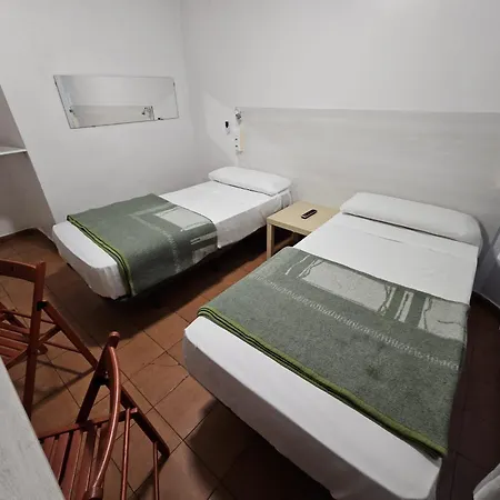 Casa De Huespedes Almansa Madryt