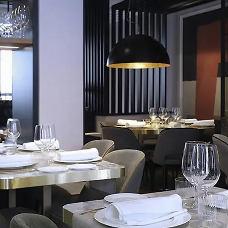 Exclusive Quietness In The Heart Of With Public Parking, Breakfast, 2 Bathrooms Апартаменты *