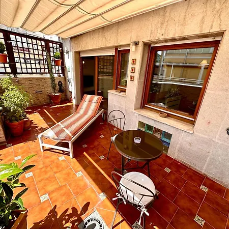 Far Gran Via Hostel *