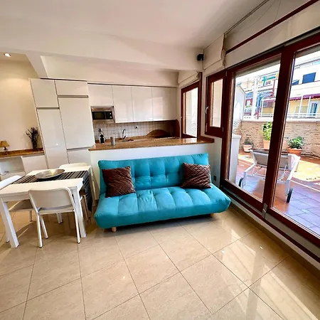 Far Gran Via Hostel *