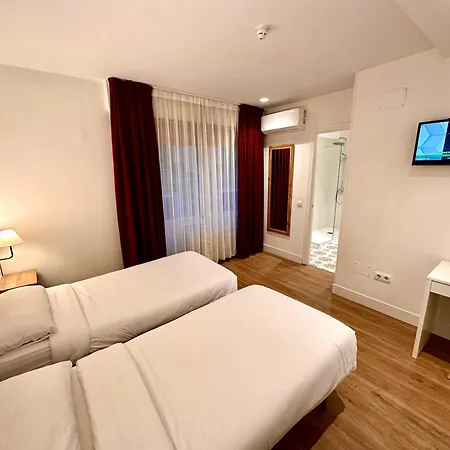 Hostel Far Gran Via