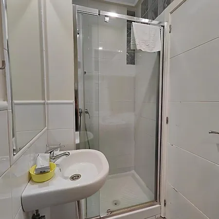 Hostal Madrid 3*