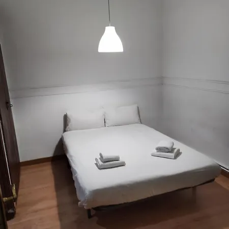 San Isidro Labrador, En Vistillas Junto A Metro Puerta De Toledo Apartamento