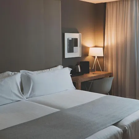Hotell Zenit Conde De Orgaz 4*