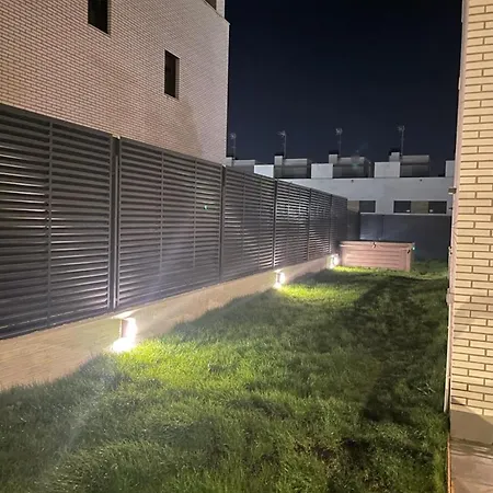Acogedora Casa En Con Piscina Privada, Jacuzzy Y Garaje Villa Madrid