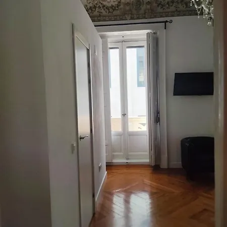 Guest house Grand Via House