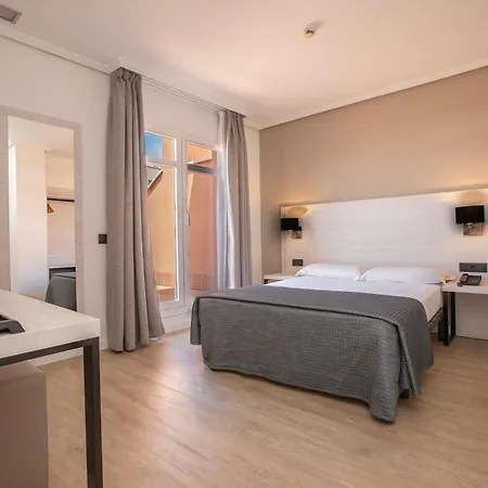 Hotell Porcel Ganivet 3*