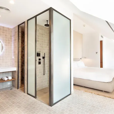 Atocha Madrid, Tapestry Collection By Hilton Madryt