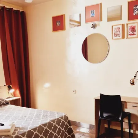 Casa De Huespedes Dolce بيت ضيافة مدريد